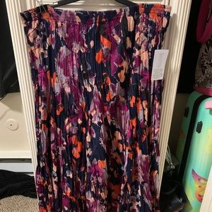 NWT Jessica London Long Crinkle Skirt